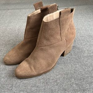 Sole Society women cow leather booties size 8
